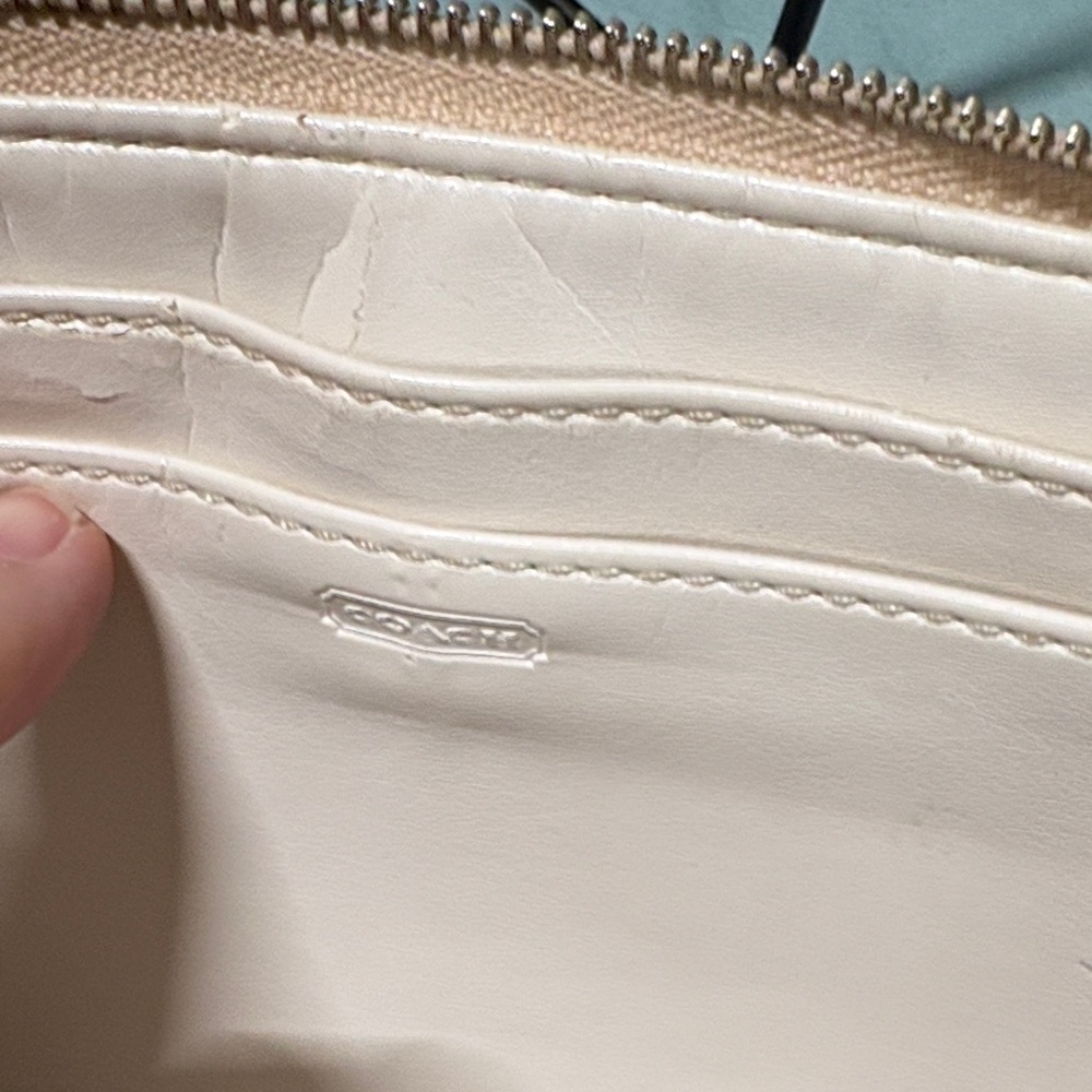 Coach Noa Pop-Up Messenger Wristlet Nude Cream Pebbled Leather Turnlock GUC - Picture 5 of 8